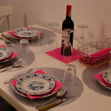 Kovac Apartment Pale